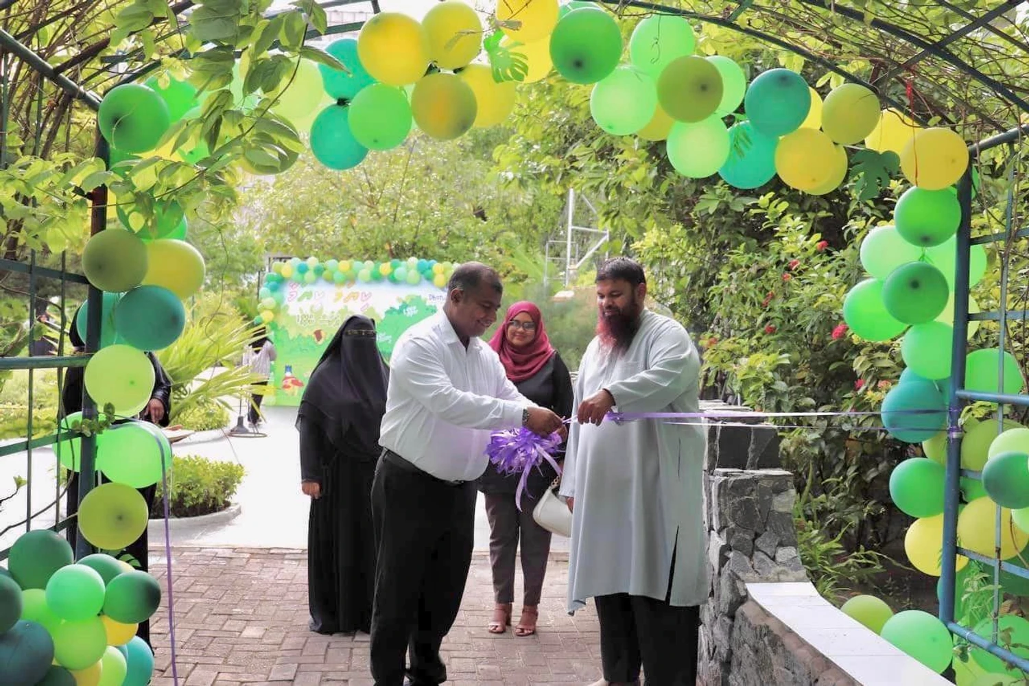 ވަޒީރު އާދަމް ނަޞީރު އިބްރާހީމް ‘ދޮންދޫނި ލިޓްލް ލަރނަރސް ޕްރީ ސްކޫލް’ ގެ “ކިޔަމާ ކިޔަމާ” އިފްތިތާޙު ކޮށްދެއްވައިފި.