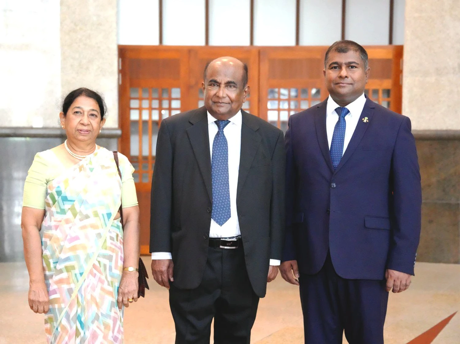 ސްރީ ލަންކާގެ ޤާނޫނު ހަދާ މަޖިލީހުގެ ރައީސް، އޮނަރަބަލް މަހިންދަ ޔަޕަ އަބޭވަރްދަނާ ދިވެހިރާއްޖޭގެ ޤައުމީ ދާރުލްއާސާރަށް ޒިޔާރަތް ކުރައްވައިފި.